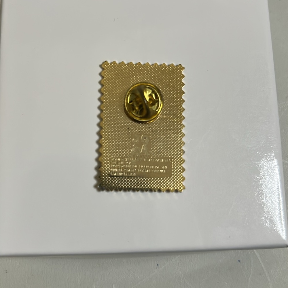 Nursing 4 cent U.S postage stamp pin gold tone retro collectible professional - Picture 2 of 3